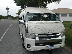 toyota commuter รถตู้